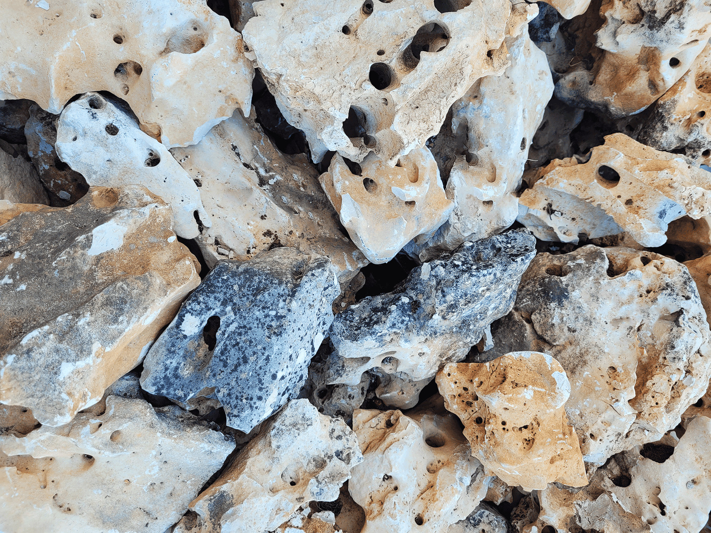 WIO | Stones - Hole Stone